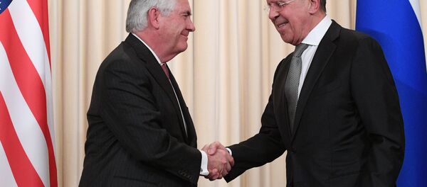 Министр иностранных дел РФ Сергей Лавров и Государственный секретарь США Рекс Тиллерсон (слева) - Sputnik Беларусь