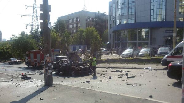 Взрыв автомобиля в Киеве 27 июня - Sputnik Беларусь