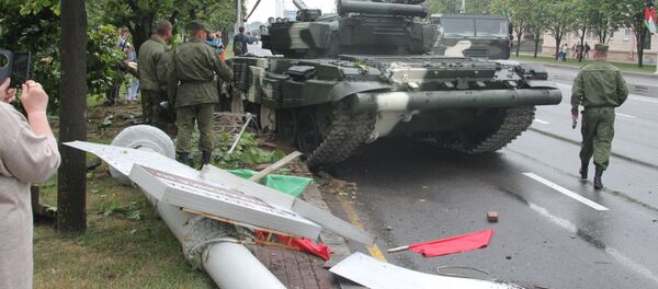 Авария с танком Т-72 в Минске - Sputnik Беларусь