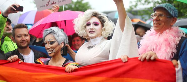 Люди радуются закону, разрешающему однополые браки в Германии - Sputnik Беларусь
