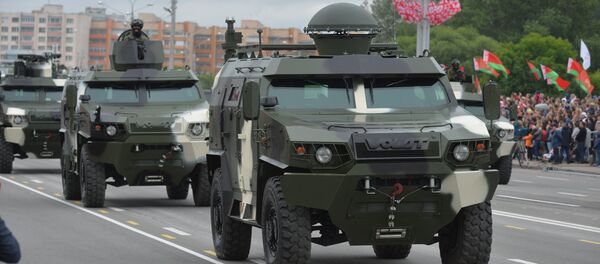 Белорусская военная техника на параде в Минске - Sputnik Беларусь