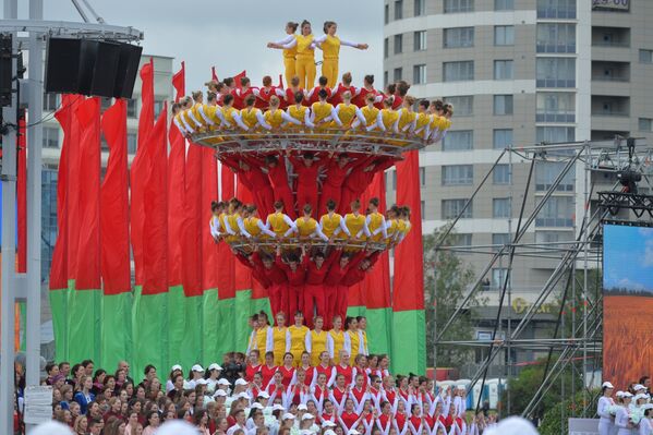 На параде была замечена и живая ваза! - Sputnik Беларусь