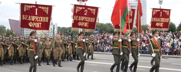 Танки, тракторы и самолеты: парад к 3 июля - Sputnik Беларусь