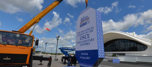 В Минске устанавливают конструкции к началу ПА ОБСЕ - Sputnik Беларусь