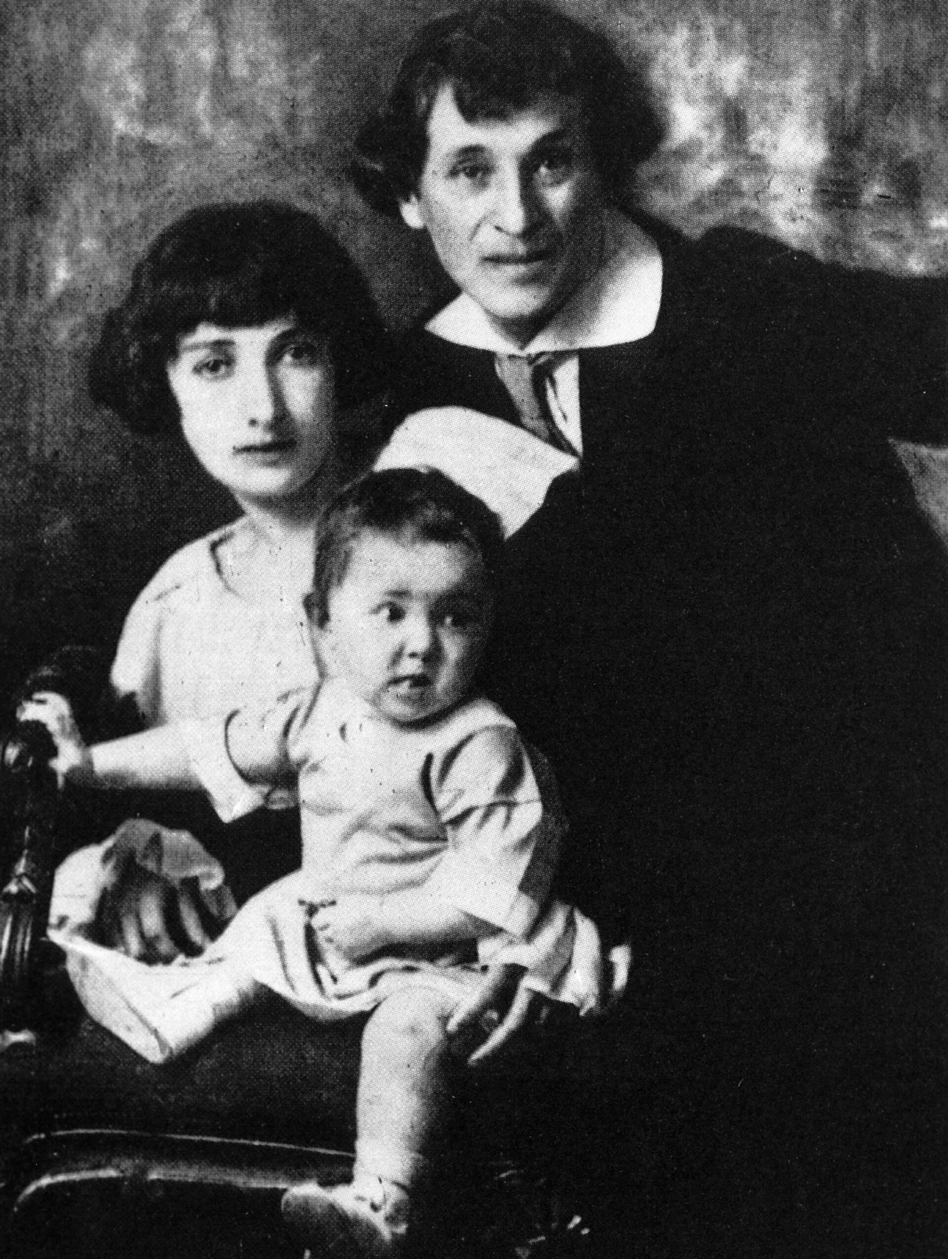 Марк Шагал с женой Беллой и дочерью Идой - Sputnik Беларусь, 1920, 05.07.2022