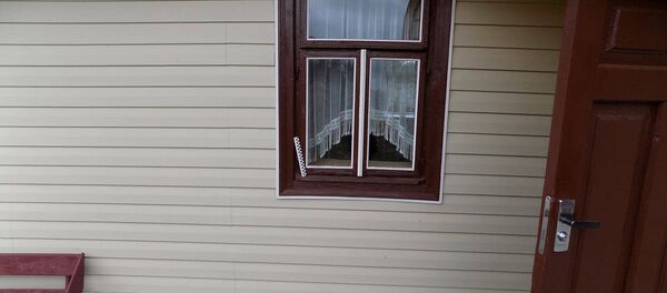 Окно, из которого выпала девочка - Sputnik Беларусь