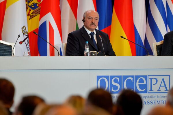 Президент Беларуси Александр Лукашенко на сессии ПА ОБСЕ в Минске - Sputnik Беларусь