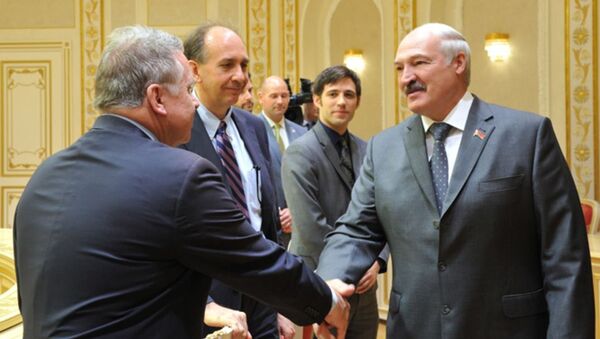 Встреча президента Беларуси Александра Лукашенко (справа) с делегацией конгресса США - Sputnik Беларусь
