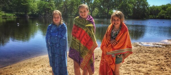 Дети на пляже - Sputnik Беларусь