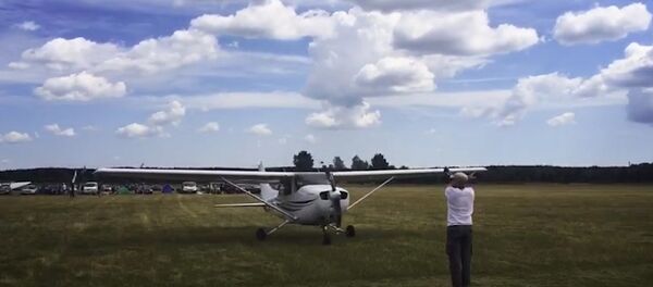 Абдымаючы неба: юбілей аэрадрома з парашутыстамі і самалётамі - Sputnik Беларусь