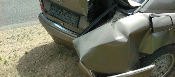 Разбитый автомобиль Разбитый автомобиль - Sputnik Беларусь