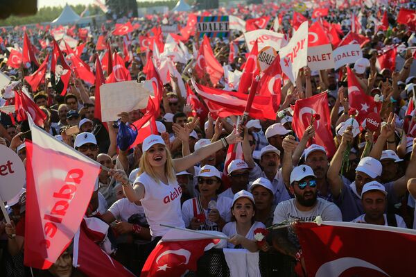 Оппозиция объявила Марш справедливости в июне: тысячи активистов шли от Анкары до Стамбула - Sputnik Беларусь