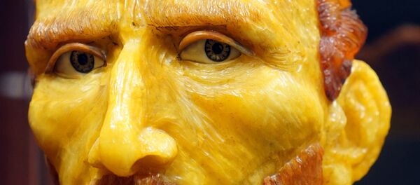 Выставка икон и скульптур из янтаря Александра Крылова - Sputnik Беларусь