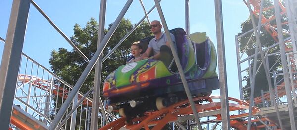 Со скоростью 70 км/час: как катаются на американских горках в Гродно Со скоростью 70 км/час: как катаются на американских горках в Гродно - Sputnik Беларусь