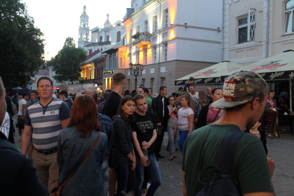 Центр Витебска превратился в сплошную сценическую площадку и зону отдыха - Sputnik Беларусь