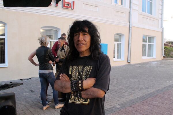 Музыкант из Южной Америки говорит, что его пригласили на Славянский Базар друзья из Витебска - Sputnik Беларусь