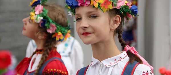 Главные гулянья в обед первого дня развернулись на Пушкинской площади - Sputnik Беларусь