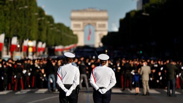 В Париже готовятся в военному параду по случаю Дня взятия Бастилии - Sputnik Беларусь