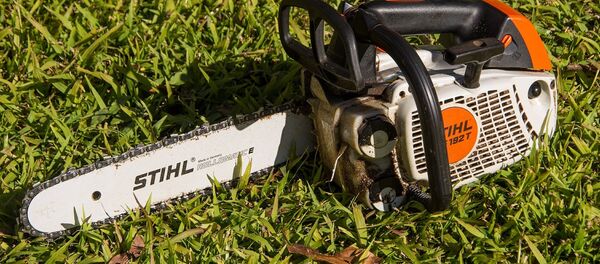 Бензопила, архивное фото Бензопила, архивное фото - Sputnik Беларусь