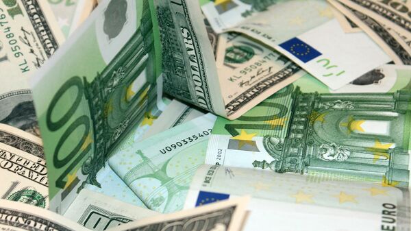 Доллары и евро - Sputnik Беларусь