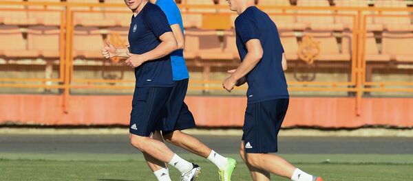 Капитан БАТЭ Виталий Родионов (слева) и игрок Станислав Драгун - Sputnik Беларусь