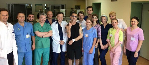 Дэйв Гаан у 9-й гарадской бальніцы Дэйв Гаан у 9-й гарадской бальніцы - Sputnik Беларусь