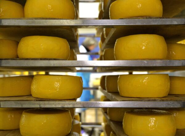 Участок производства твердого сыра - Sputnik Беларусь