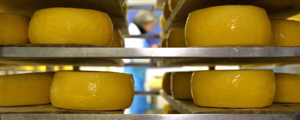 Участок производства твердого сыра Участок производства твердого сыра - Sputnik Беларусь