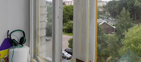 Окно, из которого выпала девочка - Sputnik Беларусь