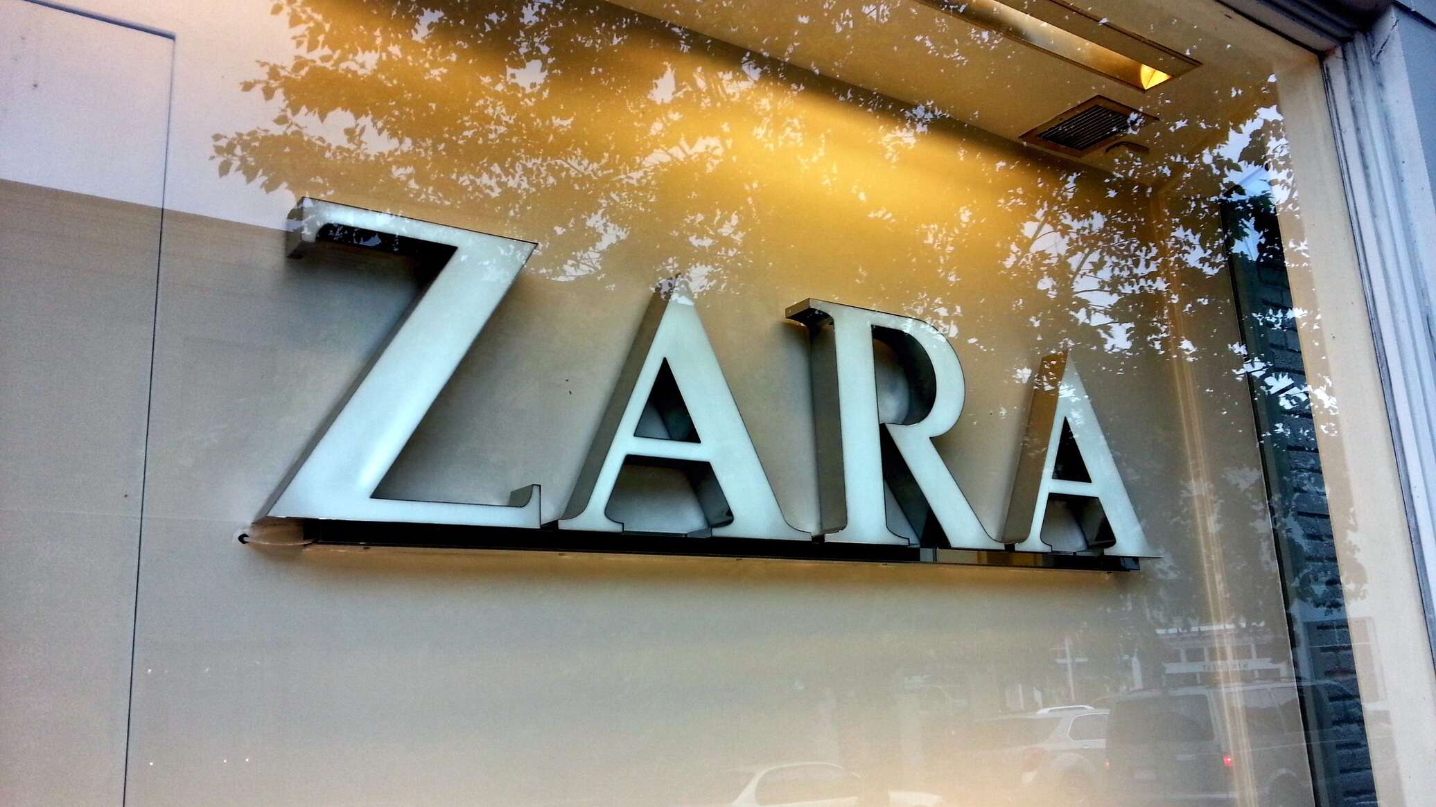 Мы готовы: соцсети шутят в ожидании открытия Zara - 07.08.2017, Sputnik  Беларусь