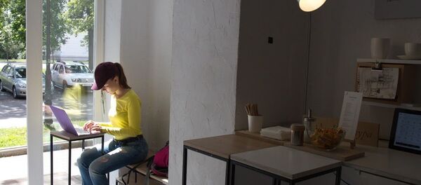 Здесь можно не только попить кофе, но и поработать Здесь можно не только попить кофе, но и поработать - Sputnik Беларусь