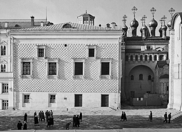 Грановитая палата в Московском Кремле в 1959 году. - Sputnik Беларусь