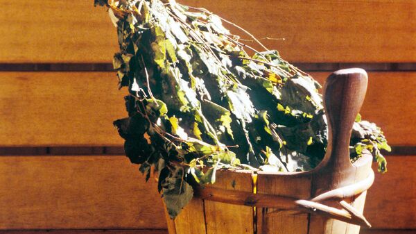 В русскую баню обязательно надо ходить с веником - Sputnik Беларусь