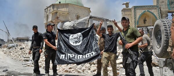 Захваченное знамя ИГ - Sputnik Беларусь