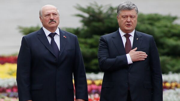 Президенты Александр Лукашенко и Петр Порошенко - Sputnik Беларусь