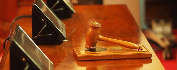 Судебный молоток, архивное фото Судебный молоток, архивное фото - Sputnik Беларусь