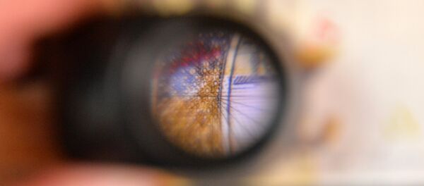 Технологии защиты купюр все время совершенствуются, но фальшивомонетчики не дремлют Технологии защиты купюр все время совершенствуются, но фальшивомонетчики не дремлют - Sputnik Беларусь