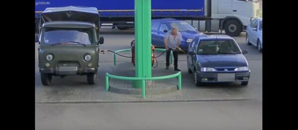 Милиция отследила директора, заправлявшего нужные машины за счет фирмы - Sputnik Беларусь