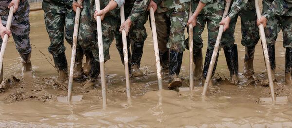 Военные ликвидируют последствия наводнения в Китае - Sputnik Беларусь