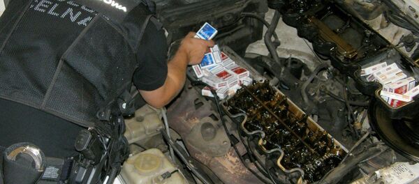 Сигареты в цилиндрах Mercedes - Sputnik Беларусь