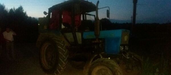 Тракторист совершил наезд на ребенка - Sputnik Беларусь