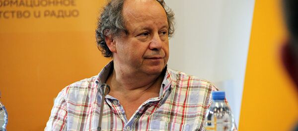 Кинорежиссер и отец шестерых детей Дмитрий Астрахан Кинорежиссер и отец шестерых детей Дмитрий Астрахан - Sputnik Беларусь