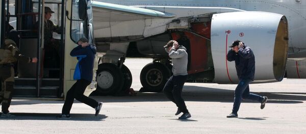 Захват заложников, архивное фото Захват заложников, архивное фото - Sputnik Беларусь