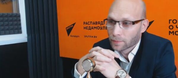 Как дождливое лето влияет на пчел и урожай меда Как дождливое лето влияет на пчел и урожай меда - Sputnik Беларусь