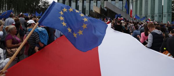 Флаги Польши и Евросоюза - Sputnik Беларусь