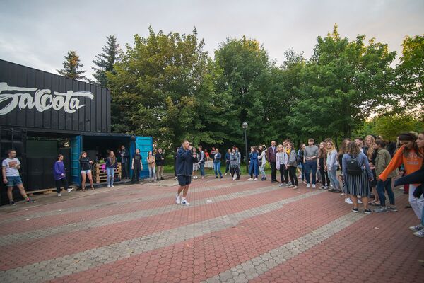 Выступили артисты для посетителей с разными музыкальными вкусами - Sputnik Беларусь