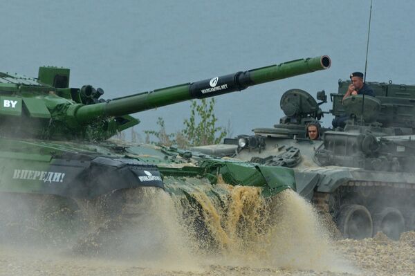 Белорусский экипаж на танковом биатлоне в Алабино - Sputnik Беларусь