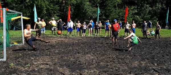 Балотны футбол, або як спартыўныя чыноўнікі запэцкаліся - Sputnik Беларусь