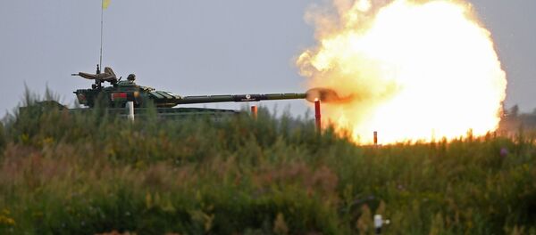 Белорусский экипаж соревнуется в стрельбе по мишеням - Sputnik Беларусь