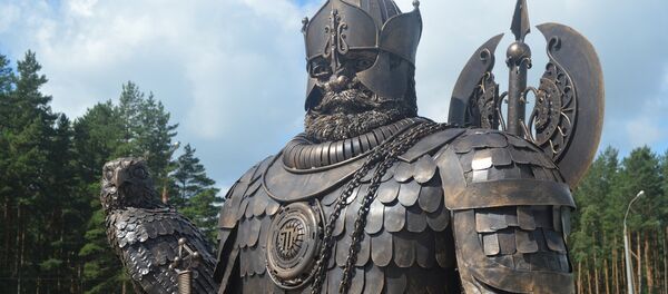 Скульптурная кампазіцыя з князем Ізяславам Скульптурная кампазіцыя з князем Ізяславам - Sputnik Беларусь